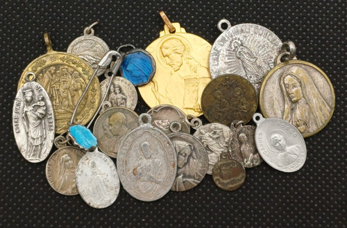 Medagliette religiose lotto - lotto, 19